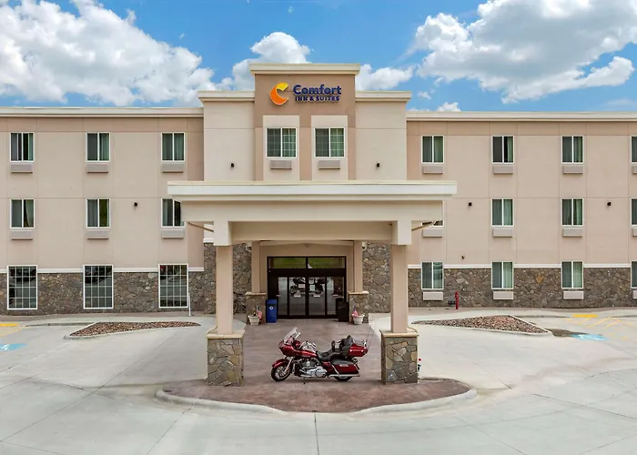 Comfort Inn & Suites Near Mt Rushmore
